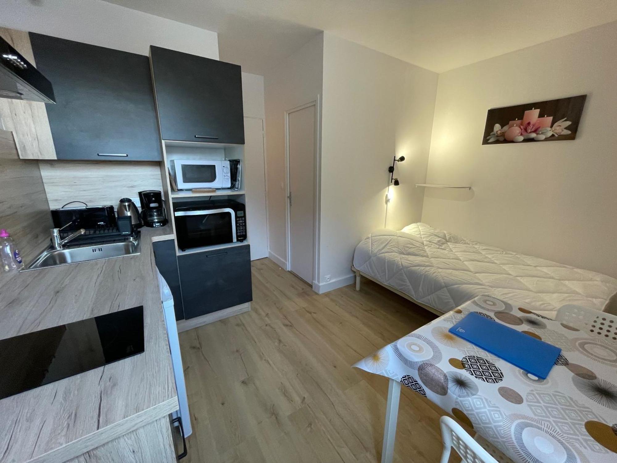 Meuble De Tourisme Dans Parc Arbore 1000M2 - Sejour-La-Roche Eperon La Roche-Posay Zimmer foto
