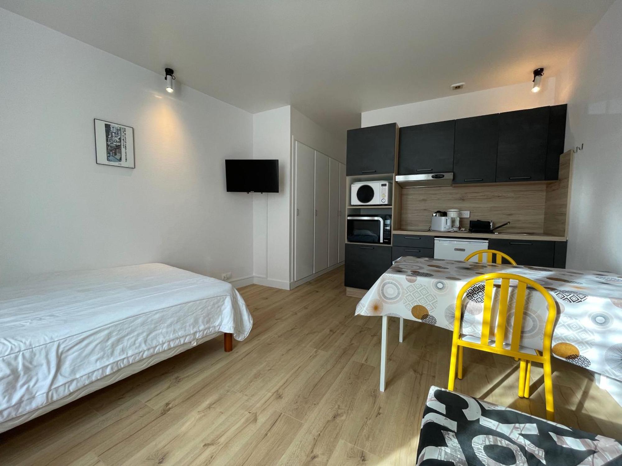 Meuble De Tourisme Dans Parc Arbore 1000M2 - Sejour-La-Roche Eperon La Roche-Posay Zimmer foto